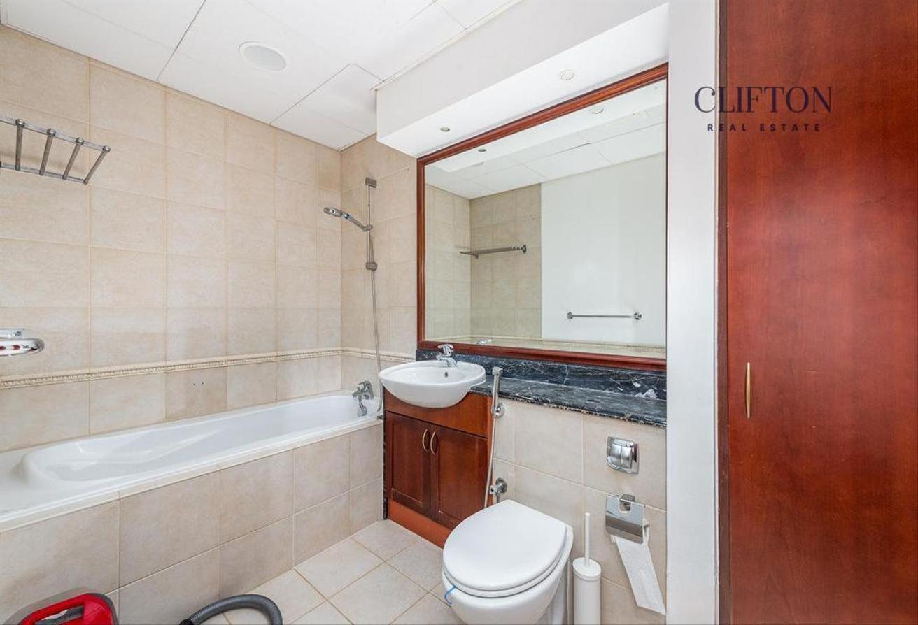 Al Murjan Building, United Arab Emirates Al Murjan Building, United Arab Emirates