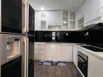 Hoang Anh Thanh Binh, Vietnam Hoang Anh Thanh Binh, Vietnam