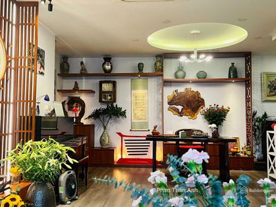 Golden Palace, Vietnam Golden Palace, Vietnam