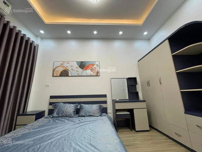 Xuan La Street, Vietnam Xuan La Street, Vietnam