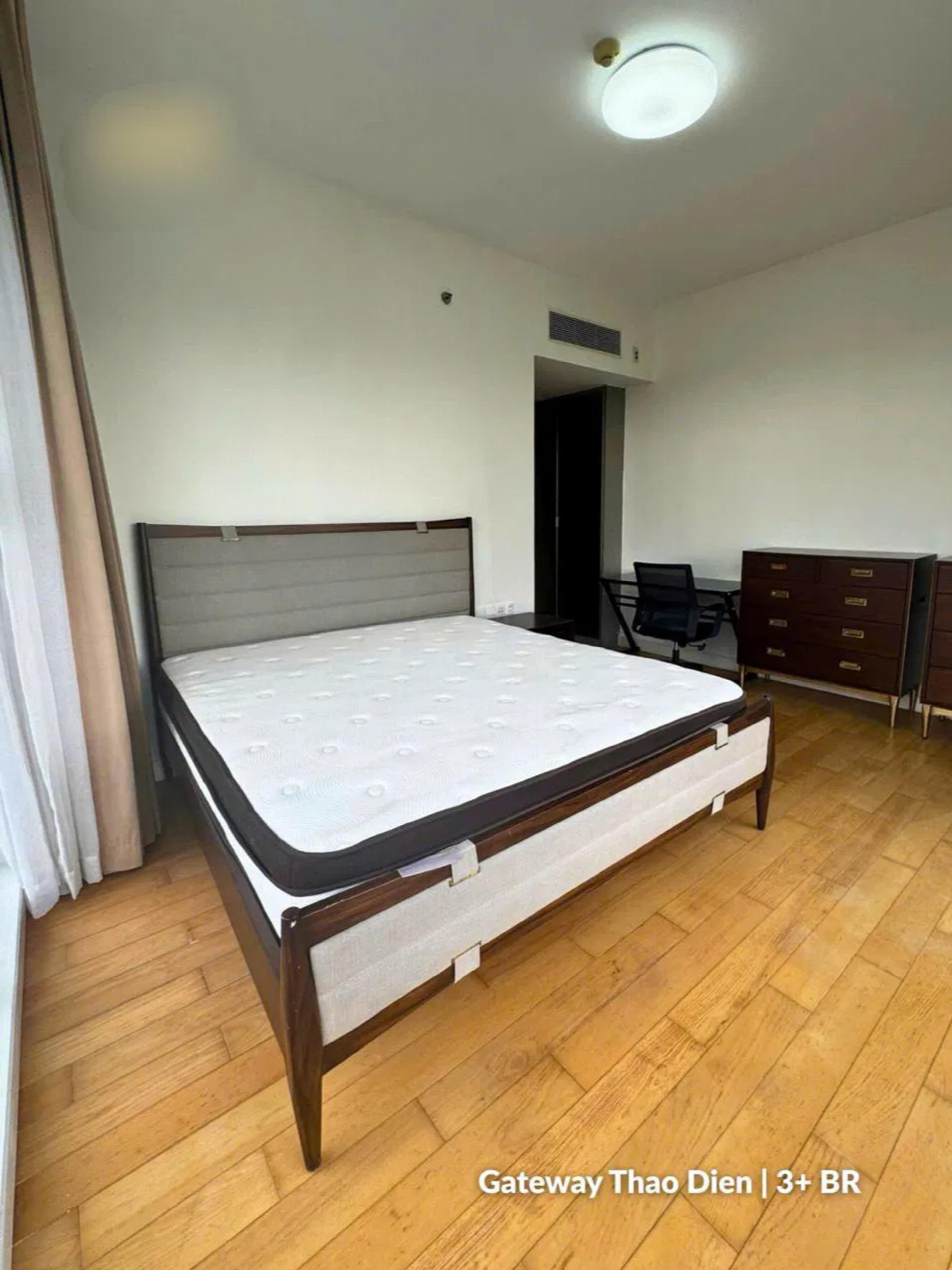 Gateway, Vietnam Gateway, Vietnam