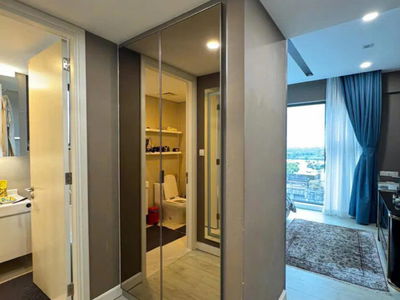 Gateway, Vietnam Gateway, Vietnam