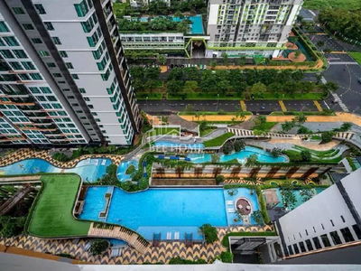 Happy in Vista, Vietnam  Happy in Vista, Vietnam