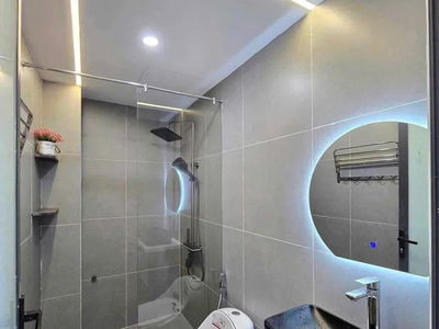 At the door, Vietnam At the door, Vietnam