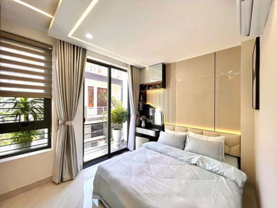 At the door, Vietnam At the door, Vietnam