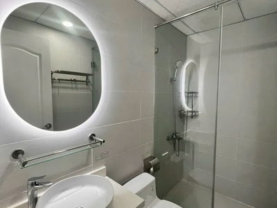 Monarchy apartment building, Vietnam Monarchy apartment building, Vietnam