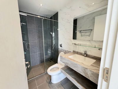 New Monarchy Building, Vietnam  New Monarchy Building, Vietnam