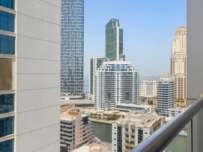Жилье в Dubai, United Arab Emirates  Жилье в Dubai, United Arab Emirates