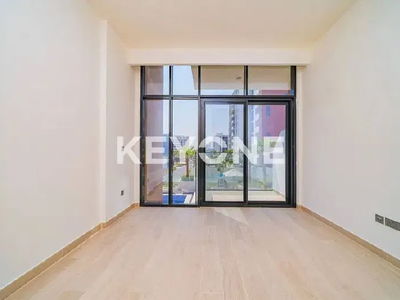 Azizi Rivera, United Arab Emirates  Azizi Rivera, United Arab Emirates