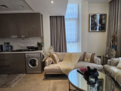 Жилье в Dubai, United Arab Emirates  Жилье в Dubai, United Arab Emirates