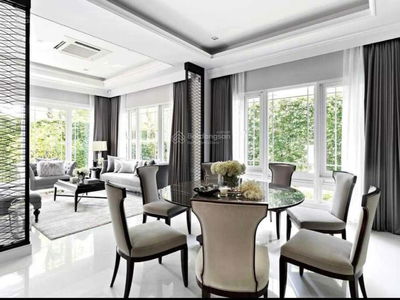 Sunrise City, Vietnam  Sunrise City, Vietnam