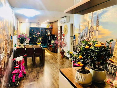 Le Van Thiem Street, Vietnam Le Van Thiem Street, Vietnam