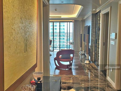 D'. Le Roi Soleil, Vietnam D'. Le Roi Soleil, Vietnam