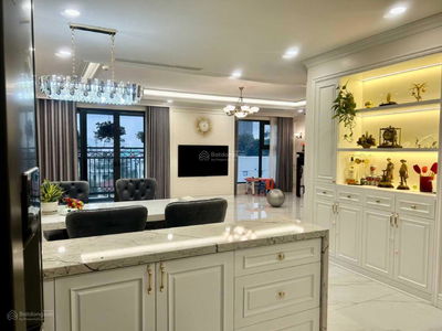 D'. Le Roi Soleil, Vietnam D'. Le Roi Soleil, Vietnam