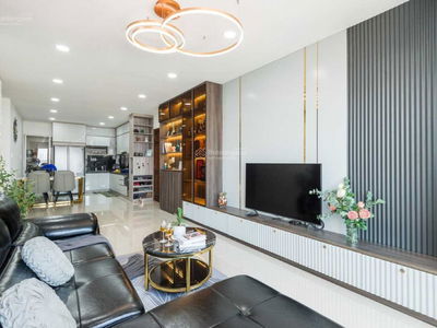 Quoc Cuong Gia Lai 1