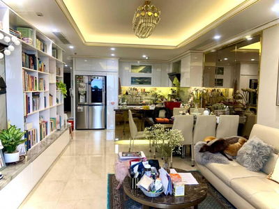 D'. Le Roi Soleil, Vietnam D'. Le Roi Soleil, Vietnam