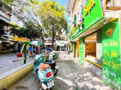 Nghia Tan Street, Vietnam Nghia Tan Street, Vietnam