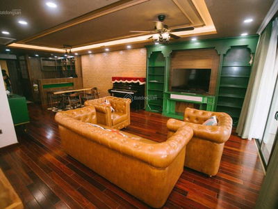 D'. Le Roi Soleil, Vietnam D'. Le Roi Soleil, Vietnam