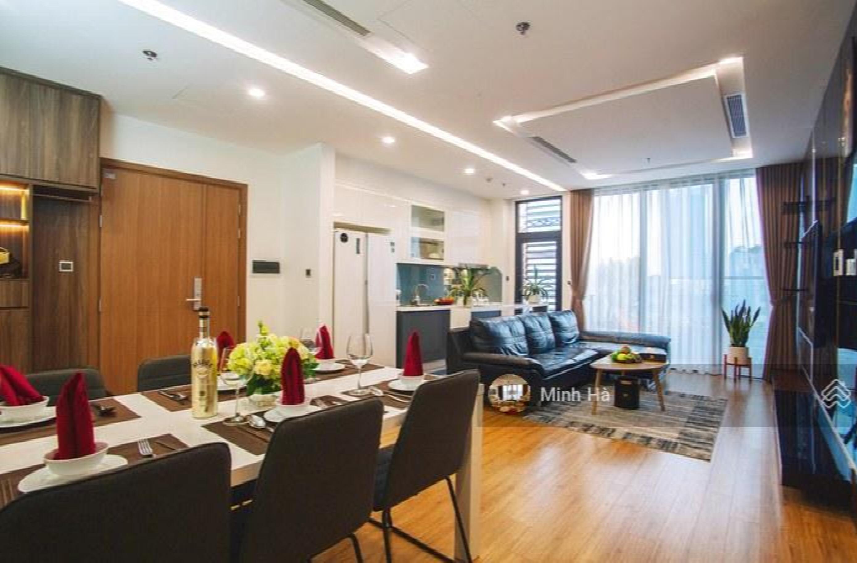 D'. Le Pont D'or - Hoang Cau, Vietnam D'. Le Pont D'or - Hoang Cau, Vietnam