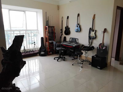 Nguyen Huu Tien Street, Vietnam Nguyen Huu Tien Street, Vietnam