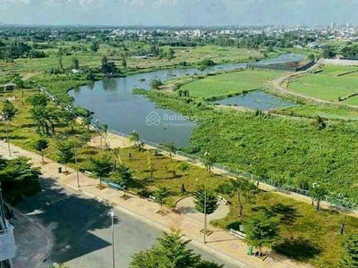 Ha Do Riverside, Vietnam Ha Do Riverside, Vietnam