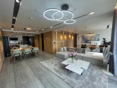 D'. Le Roi Soleil, Vietnam D'. Le Roi Soleil, Vietnam