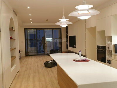 D'. Le Roi Soleil, Vietnam  D'. Le Roi Soleil, Vietnam