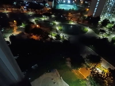 Nguyen Huu Tien Street, Vietnam  Nguyen Huu Tien Street, Vietnam