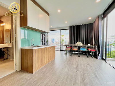 Bach Dang Street, Vietnam Bach Dang Street, Vietnam