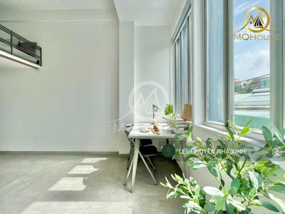 Lac Long Quan Street, Vietnam Lac Long Quan Street, Vietnam