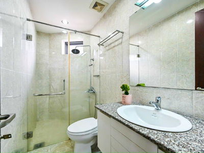 Hai Ba Trung Street, Vietnam Hai Ba Trung Street, Vietnam