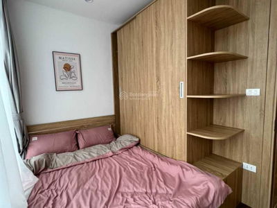 Lac Long Quan Street, Vietnam Lac Long Quan Street, Vietnam