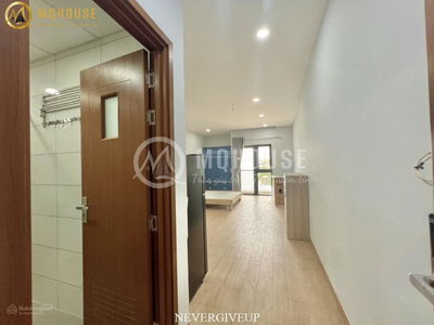 Bui Dinh Tuy Street, Vietnam Bui Dinh Tuy Street, Vietnam