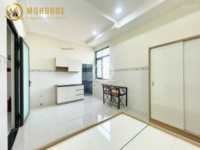 Au Co Street, Vietnam Au Co Street, Vietnam