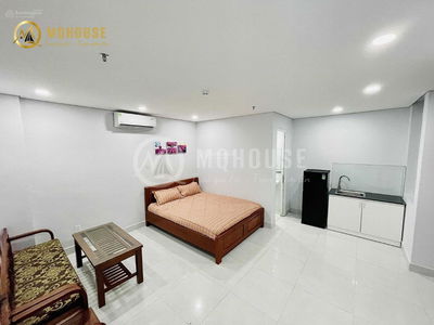 Bui Dinh Tuy Street, Vietnam Bui Dinh Tuy Street, Vietnam