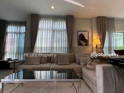 Gehäuse In Ban Ratsada, Thailand Gehäuse In Ban Ratsada, Thailand