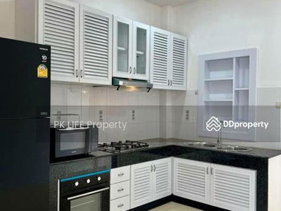 Gehäuse In Ban Ratsada, Thailand Gehäuse In Ban Ratsada, Thailand