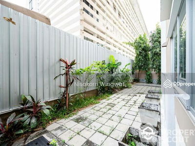 Acadamia Grand Tower, Bangkok, Thailand Acadamia Grand Tower, Bangkok, Thailand