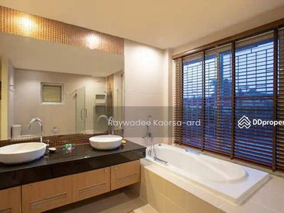 Large 4-Br Villa in Rawai, Phuket., Thailand Large 4-Br Villa in Rawai, Phuket., Thailand