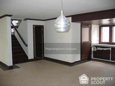 Spacious 3-Bedroom House, Bangkok, Thailand Spacious 3-Bedroom House, Bangkok, Thailand