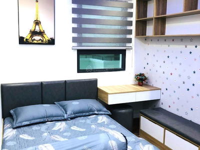 Topaz Twins, Vietnam Topaz Twins, Vietnam