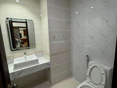 Trung Hoa Nhan Chinh, Vietnam Trung Hoa Nhan Chinh, Vietnam