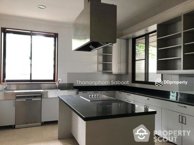 Large 7-Bedroom House, Bangkok, Thailand Large 7-Bedroom House, Bangkok, Thailand