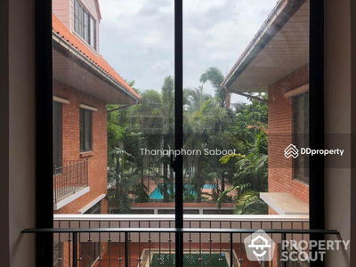 Large 7-Bedroom House, Bangkok, Thailand Large 7-Bedroom House, Bangkok, Thailand