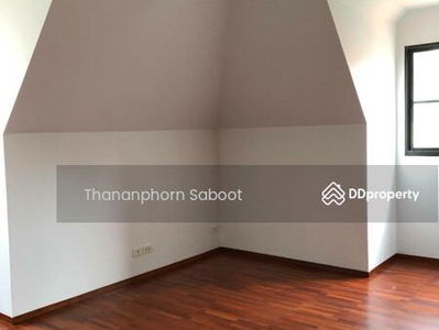 Large 7-Bedroom House, Bangkok, Thailand Large 7-Bedroom House, Bangkok, Thailand