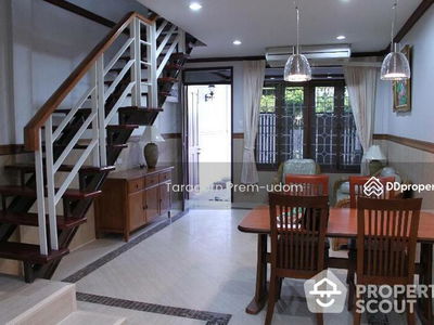 Spacious 2-Bedroom Townhouse, Bangkok, Thailand Spacious 2-Bedroom Townhouse, Bangkok, Thailand