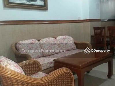 Spacious 2-Bedroom Townhouse, Bangkok, Thailand Spacious 2-Bedroom Townhouse, Bangkok, Thailand