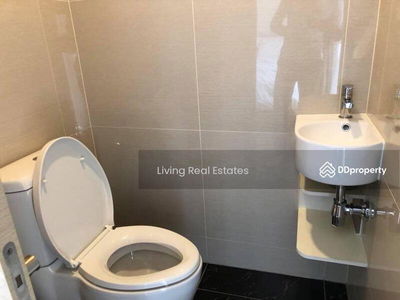 Park Origin Phrom Phong, Bangkok, Thailand Park Origin Phrom Phong, Bangkok, Thailand