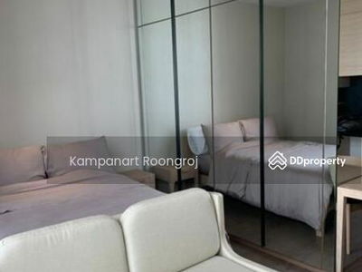 Park Origin Phrom Phong, Bangkok, Thailand Park Origin Phrom Phong, Bangkok, Thailand