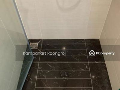 Park Origin Phrom Phong, Bangkok, Thailand Park Origin Phrom Phong, Bangkok, Thailand